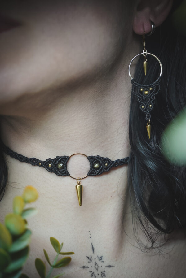 Astarte Choker